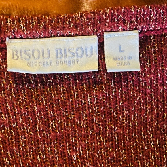 Bisou Bisou Sweater Size LARGE with gold zipper detail. Gold and maroon EUC - Picture 4 of 10